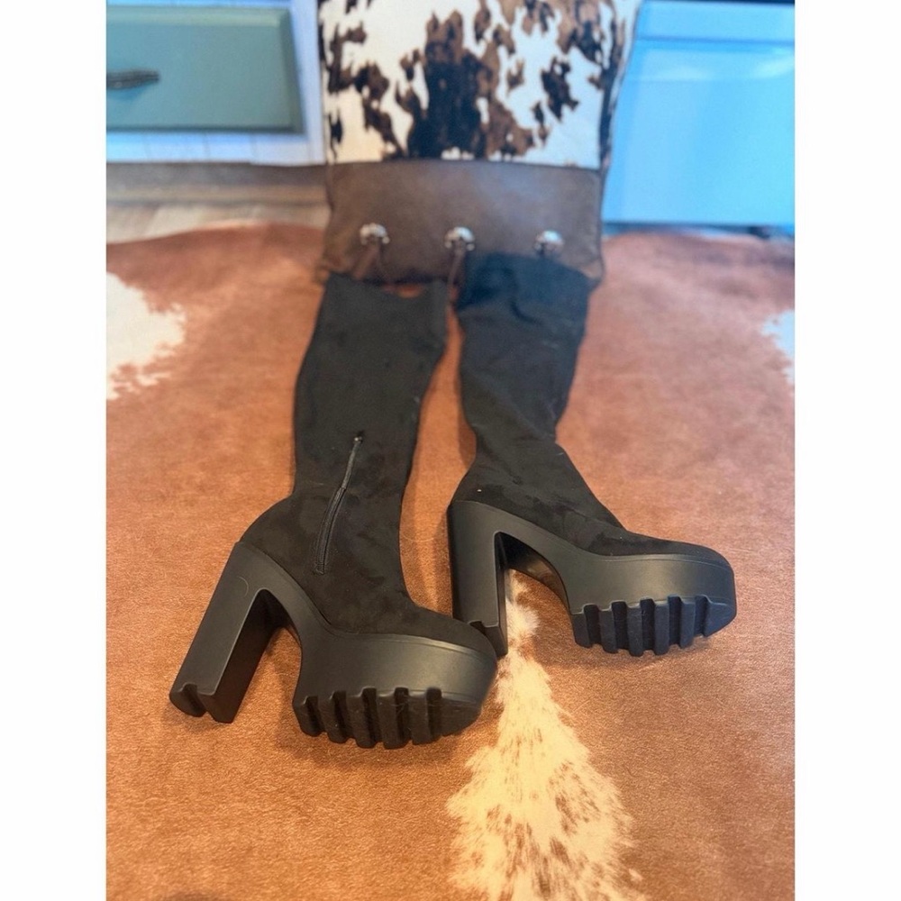 Elegant Black Over the Knee Platform Boots